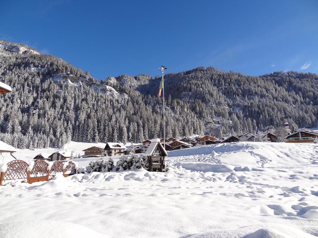 Chalet Pineta Relax Location Canazei Luaran gambar